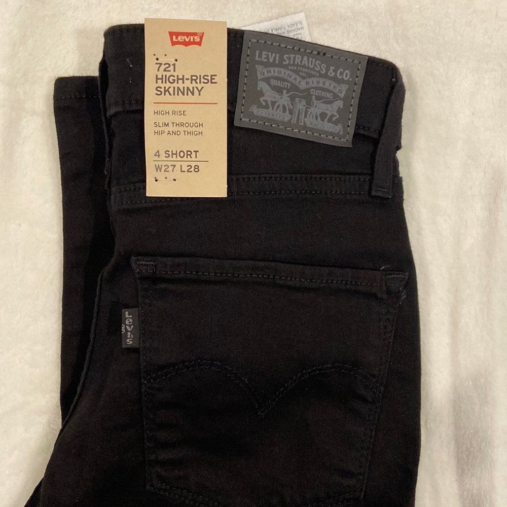 Levi’s Black 721 High Rise Skinny 4short